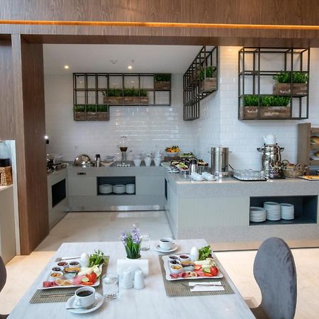 Hotel Ibis Styles Izmir Bornova Extérieur photo